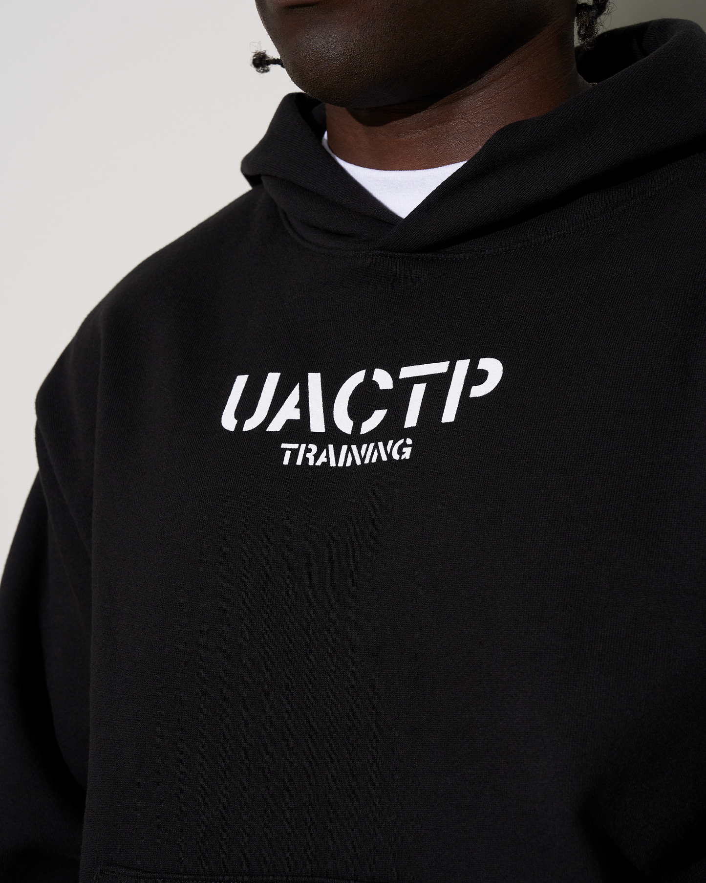 Undefeated Clothing - UACTP STENCIL TRAINING PULLOVER HOOD - BLACK