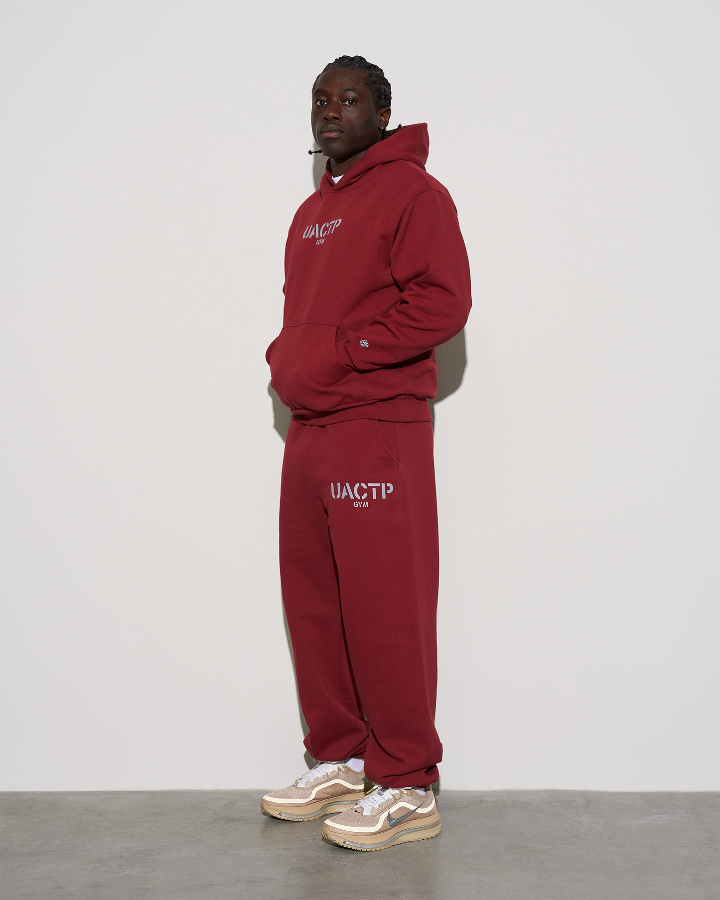 Undefeated Clothing - UACTP STENCIL GYM PULLOVER HOOD - BURGUNDY