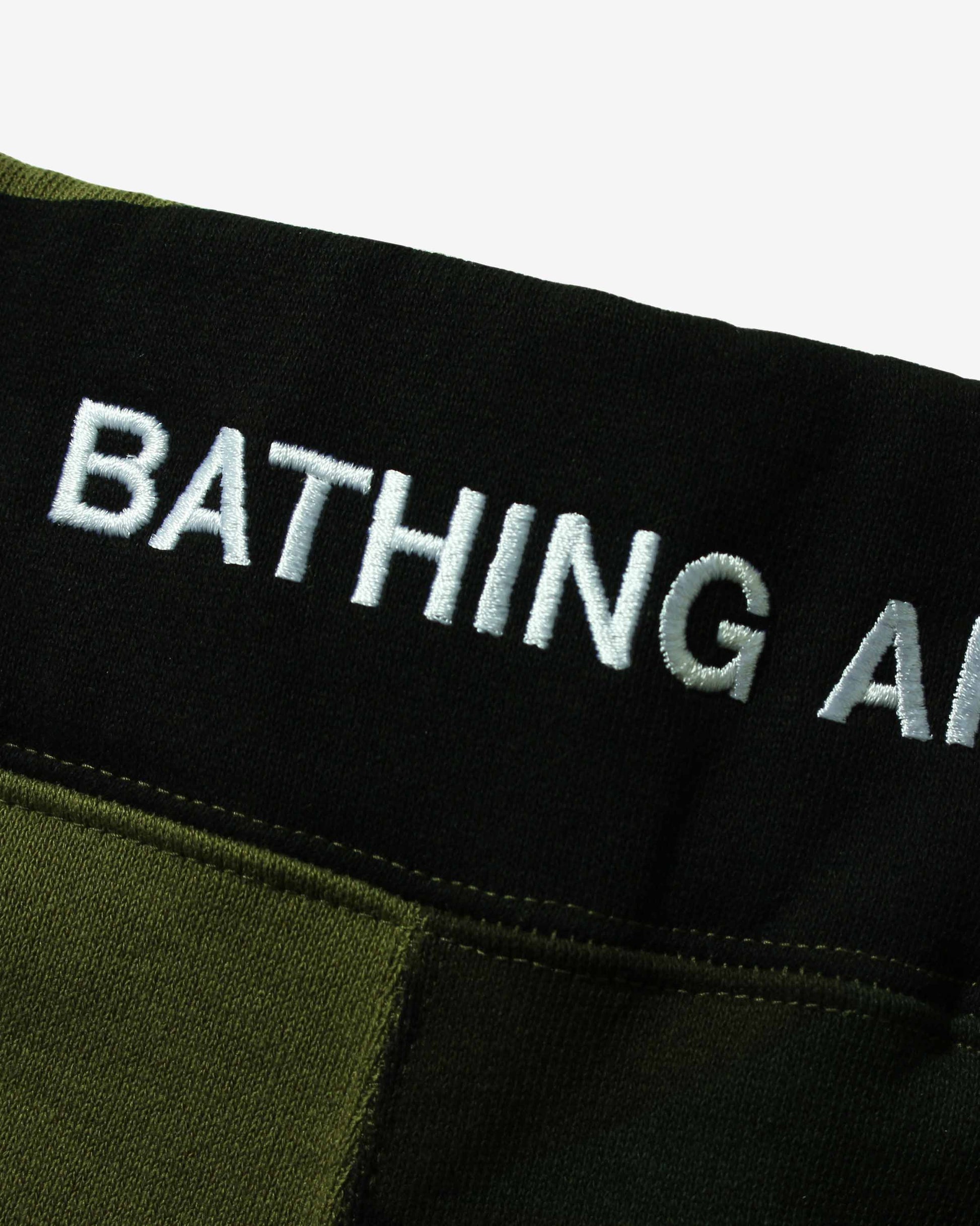 Undefeated Clothing - BAPE GIANT 1ST CAMO WIDE FIT SWEAT SHORTS