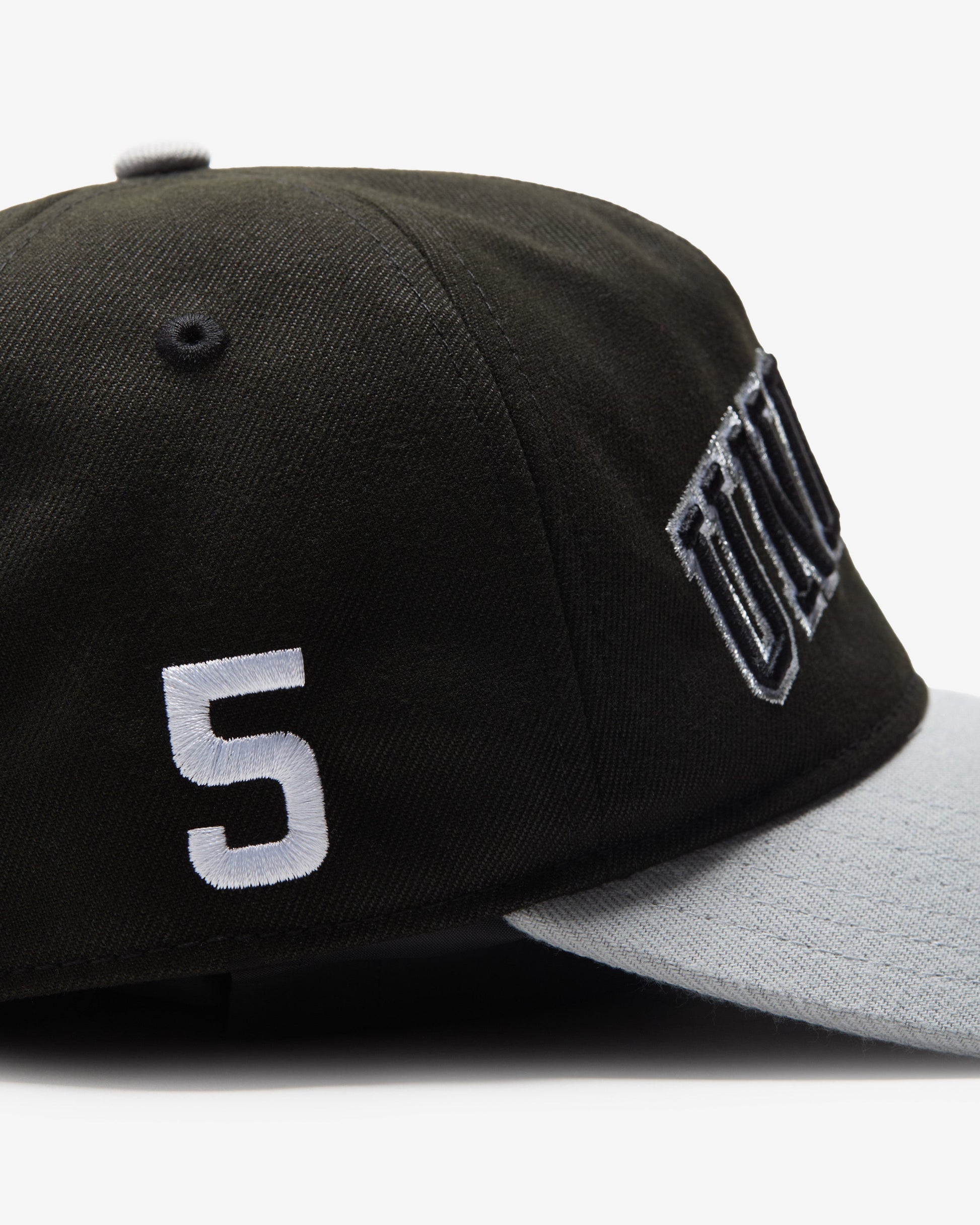 Undefeated Accessories - UNDEFEATED 2-TONE ARCH SNAPBACK
