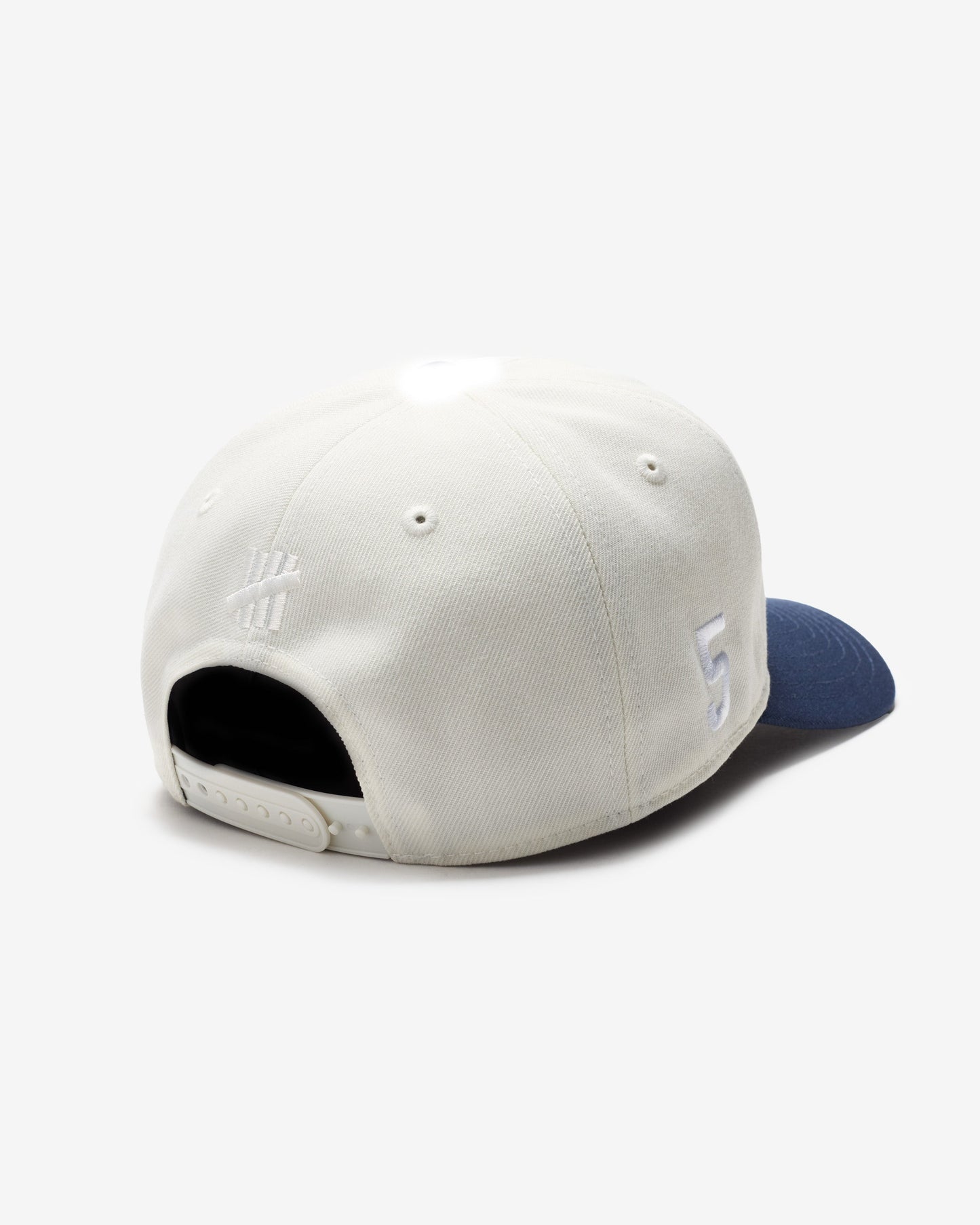 Undefeated Accessories - UNDEFEATED 2-TONE ARCH SNAPBACK