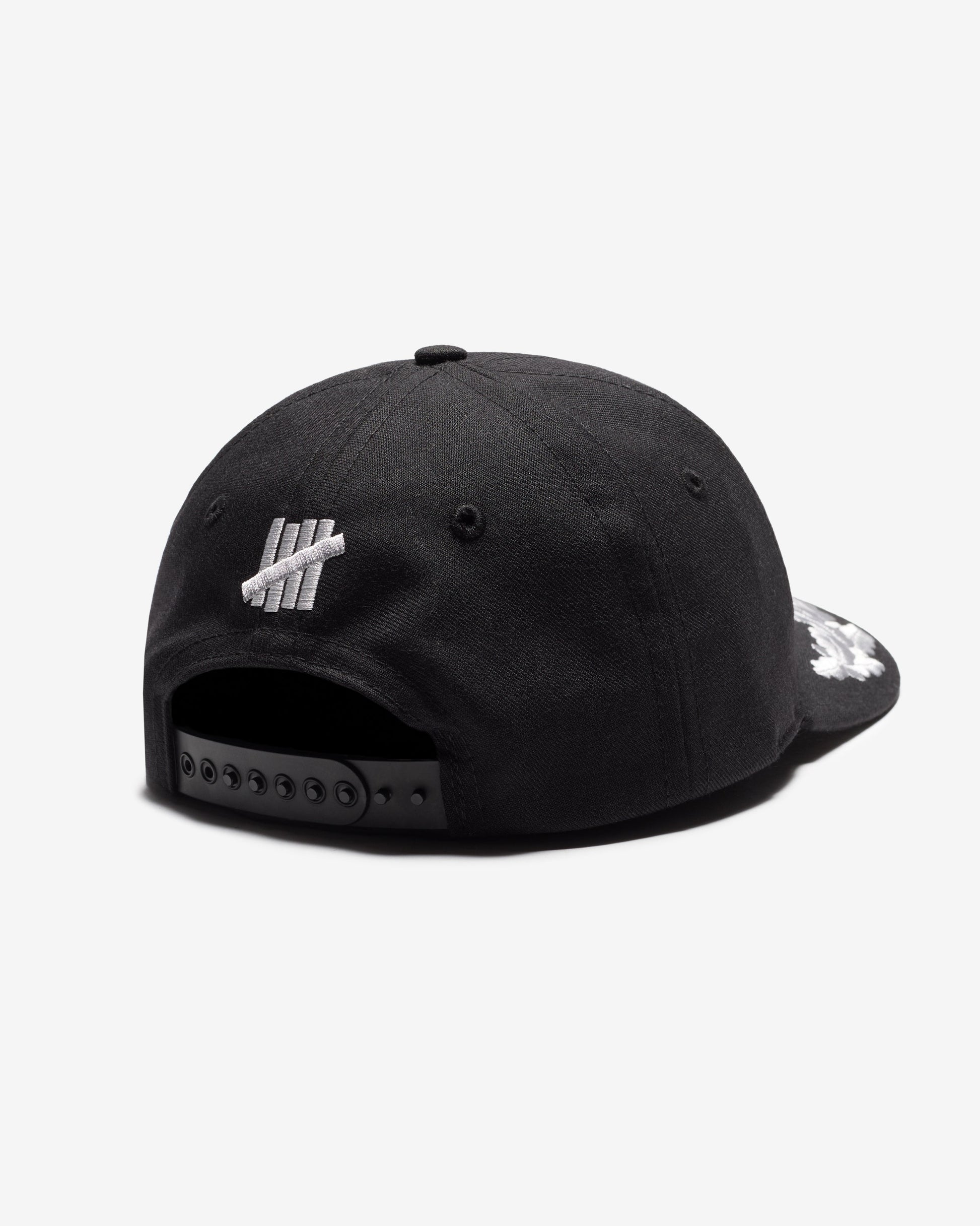 Undefeated Accessories - UACTP X GARDAR EIDE EINARSSON STENCIL SNAPBACK