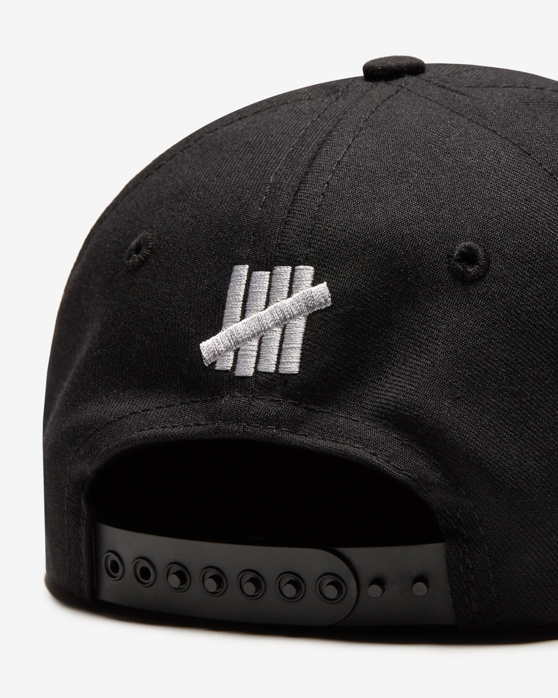 Undefeated Accessories - UACTP X GARDAR EIDE EINARSSON STENCIL SNAPBACK