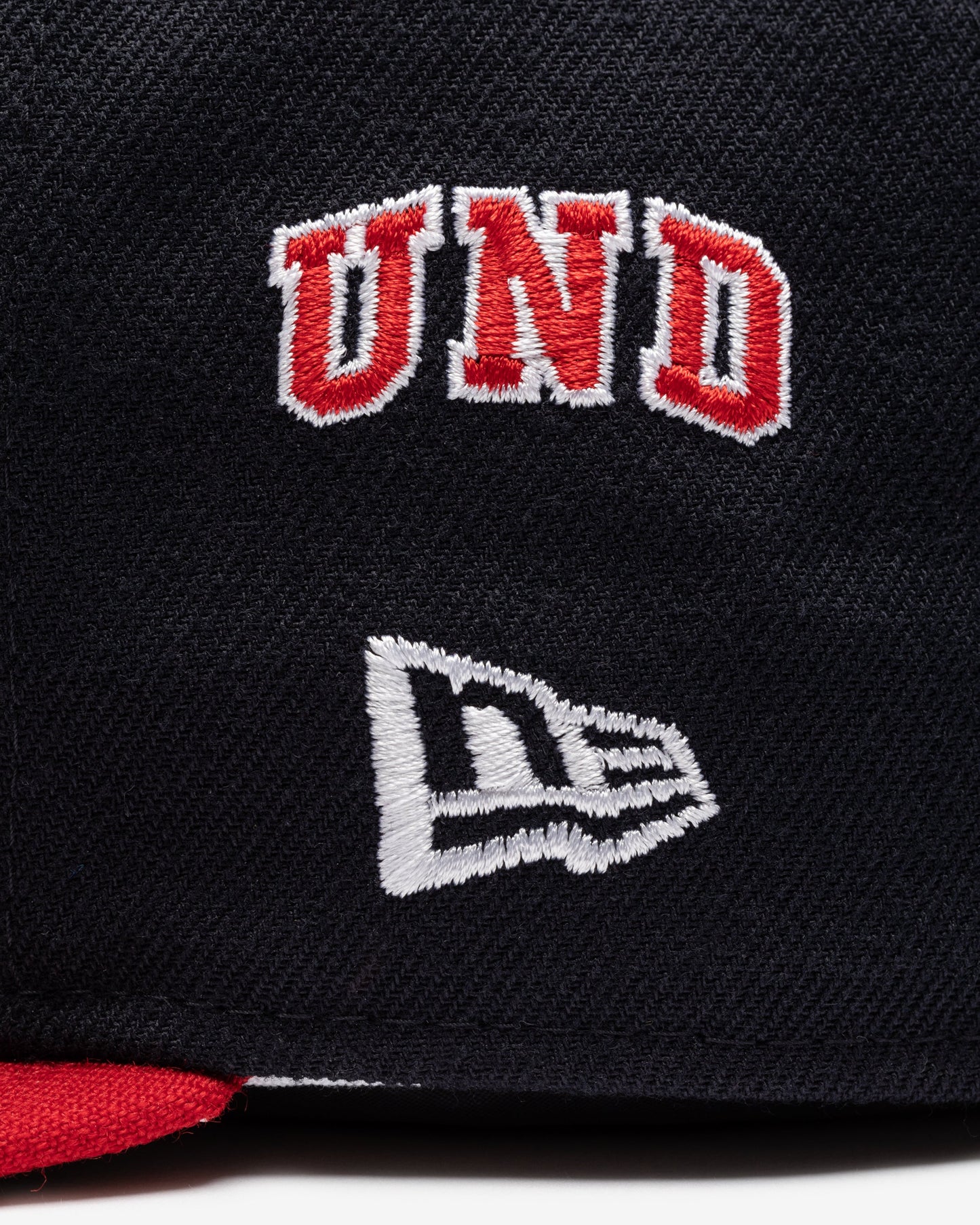 Undefeated Accessories - UNDEFEATED X NE X MLB FITTED - ATLANTA BRAVES