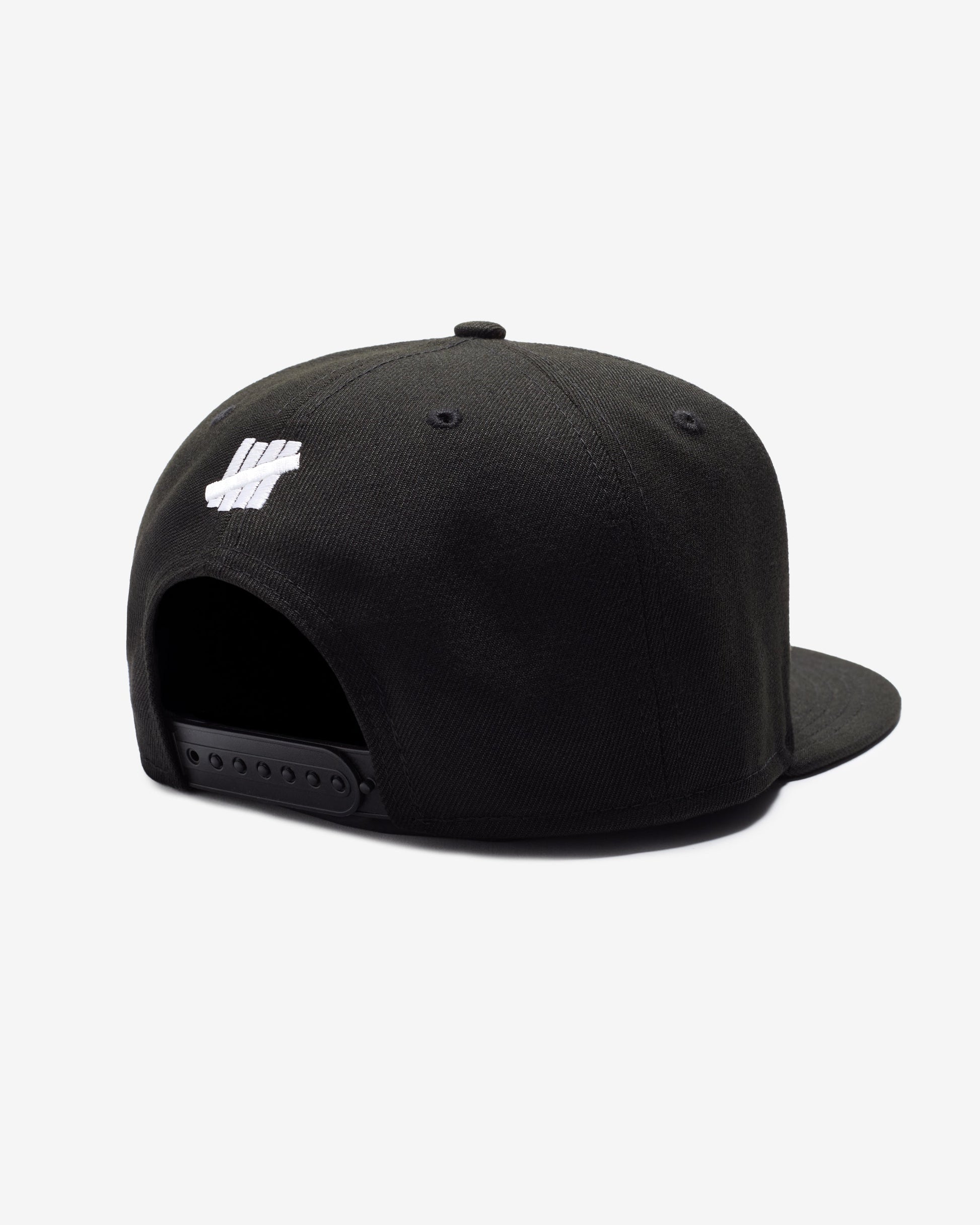 Undefeated Accessories - UNDEFEATED X BCFC NE OLD ENGLISH SNAPBACK