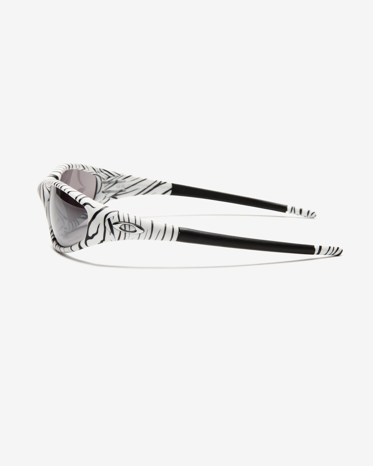 Undefeated Accessories - UNDEFEATED X OAKLEY STRAIGHT JACKET 99 - BENGAL