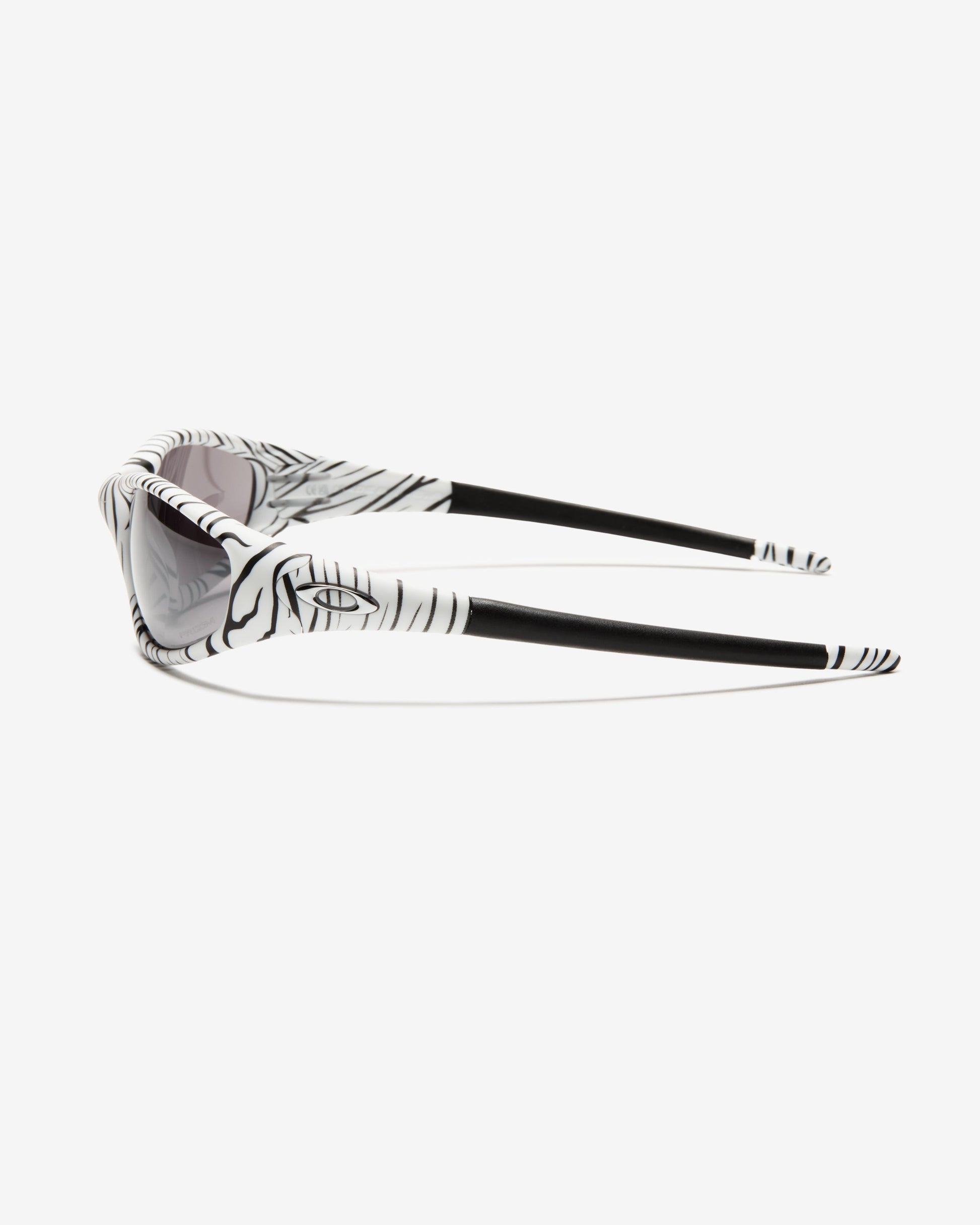 Undefeated Accessories - UNDEFEATED X OAKLEY STRAIGHT JACKET 99 - BENGAL