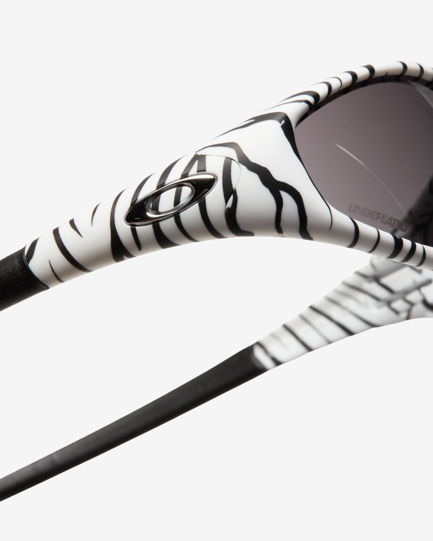 Undefeated Accessories - UNDEFEATED X OAKLEY STRAIGHT JACKET 99 - BENGAL