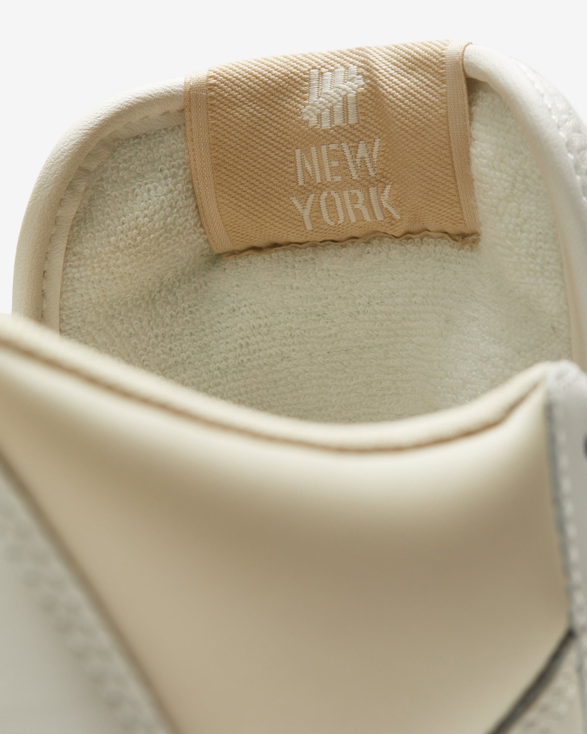 Undefeated Footwear - UNDEFEATED X CONVERSE WEAPON MID - VINTAGEWHITE/ CASTLE