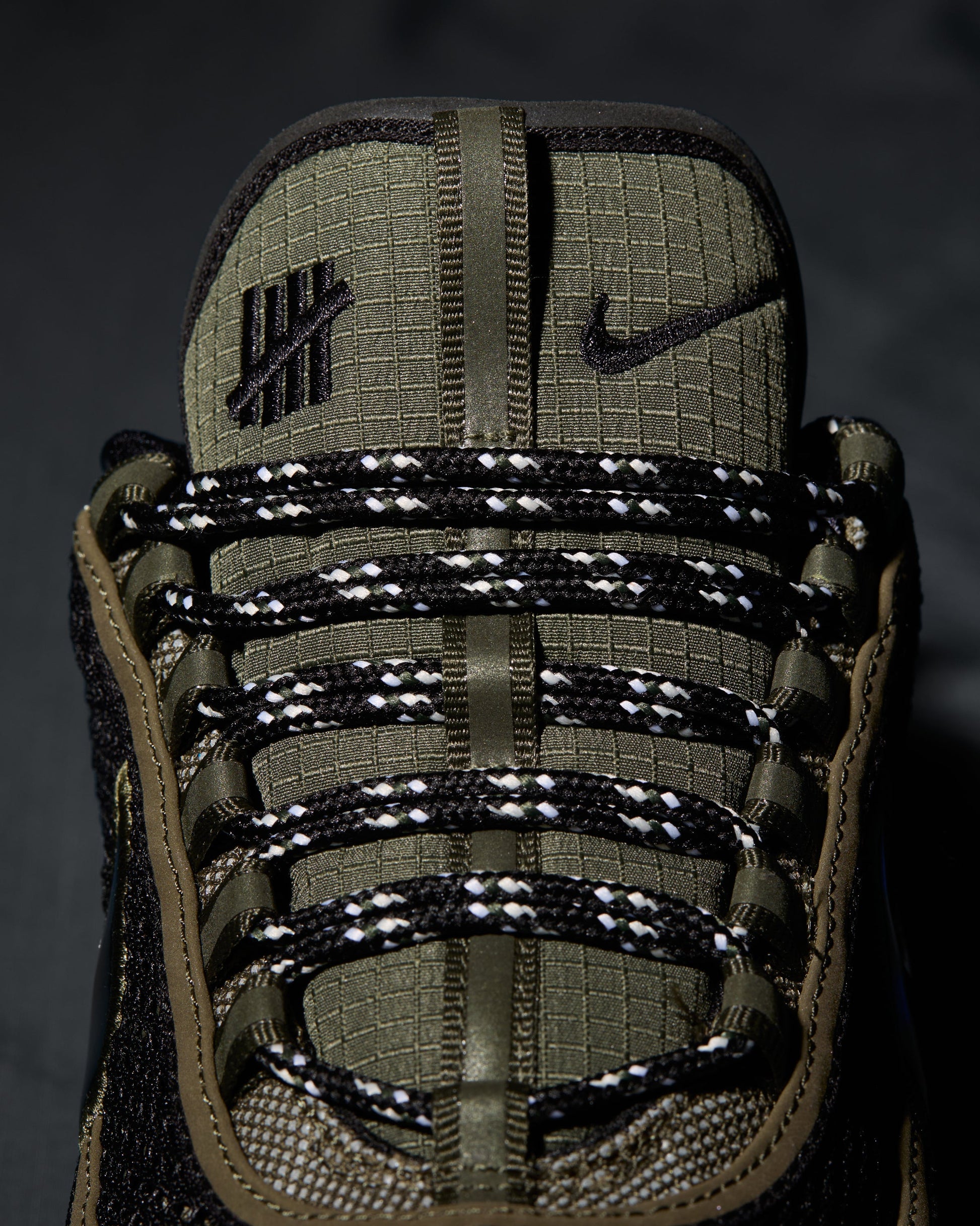 Undefeated Footwear - UNDEFEATED X NIKE AIR ZOOM SPIRIDON - CARGOKHAKI/ BLACK