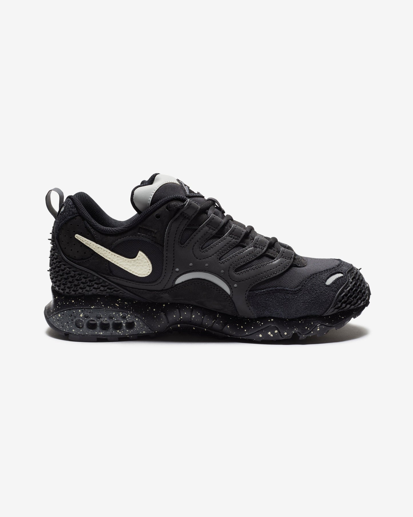 Undefeated Footwear - UNDEFEATED X NIKE AIR TERRA HUMARA - BLACK/ COCONUTMILK