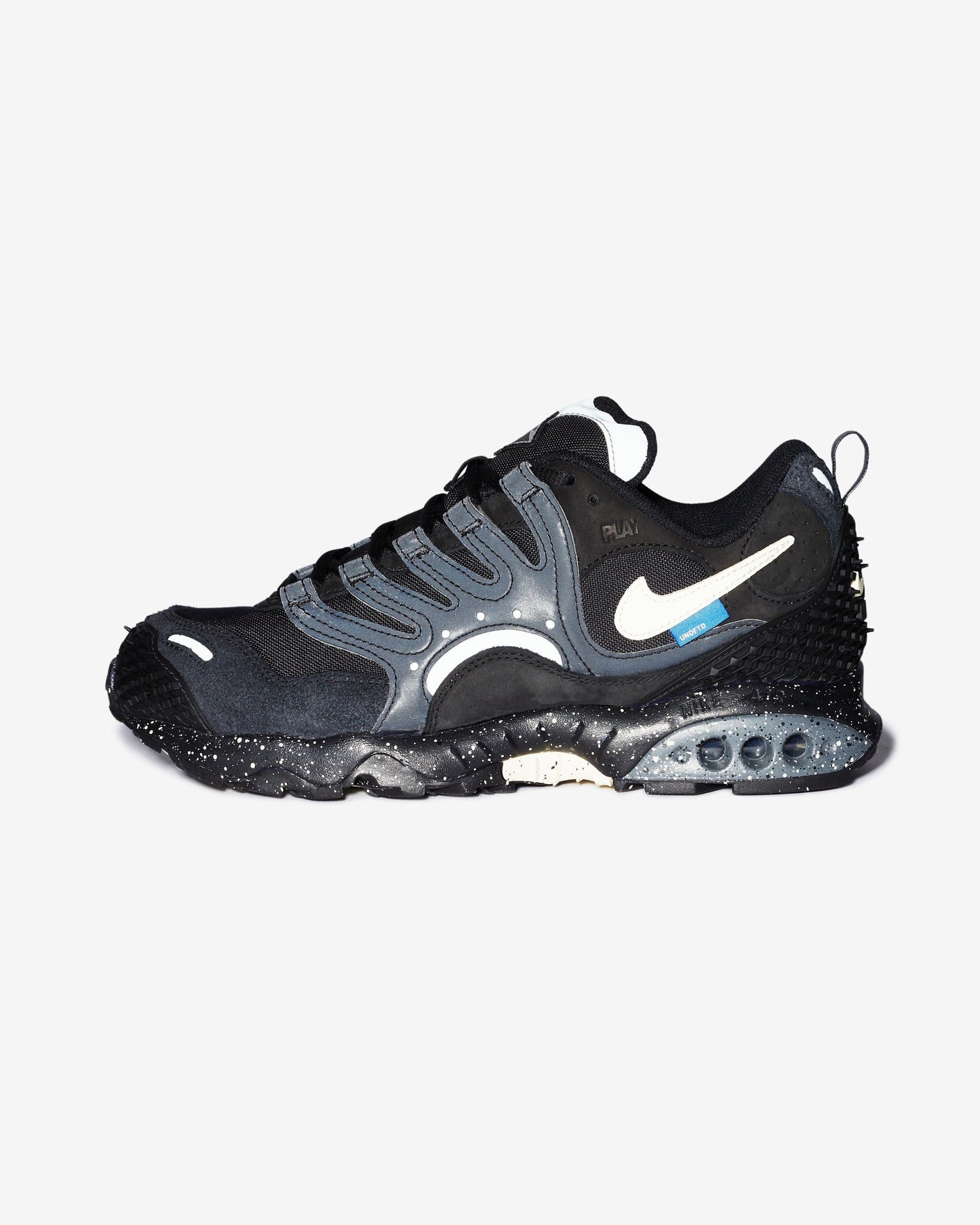 Undefeated Footwear - UNDEFEATED X NIKE AIR TERRA HUMARA - BLACK/ COCONUTMILK
