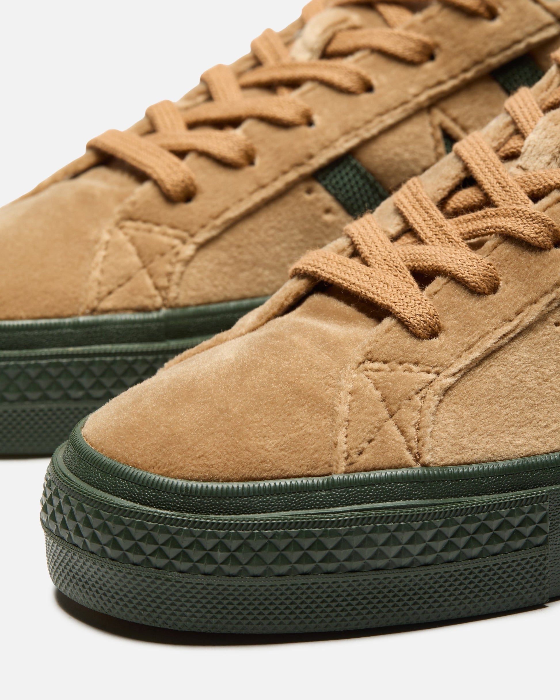 Undefeated Footwear - UNDEFEATED X CONVERSE ONE STAR ACADEMY PRO OX - BROWN