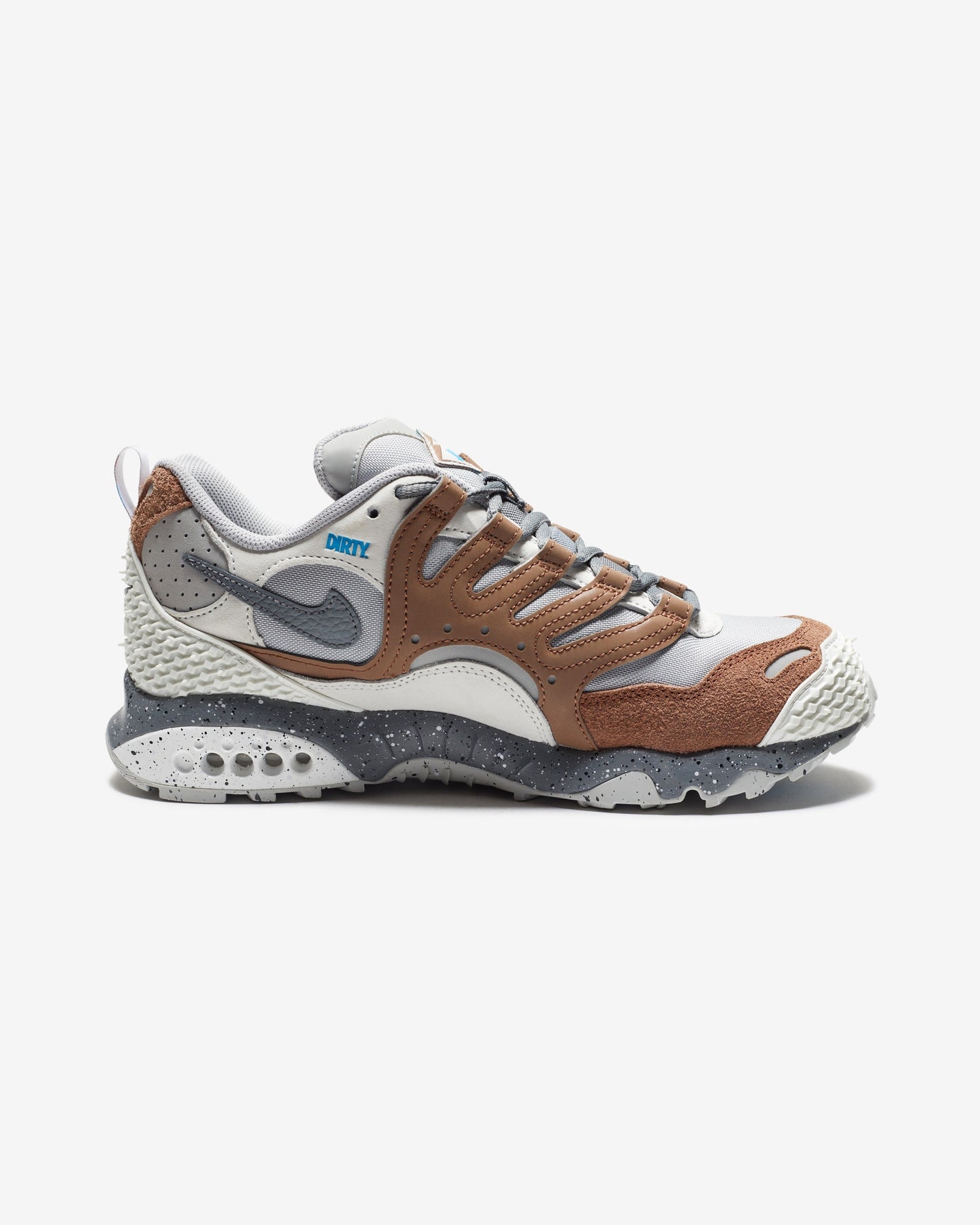 Undefeated Footwear - UNDEFEATED X NIKE AIR TERRA HUMARA - ARCHAEOBROWN