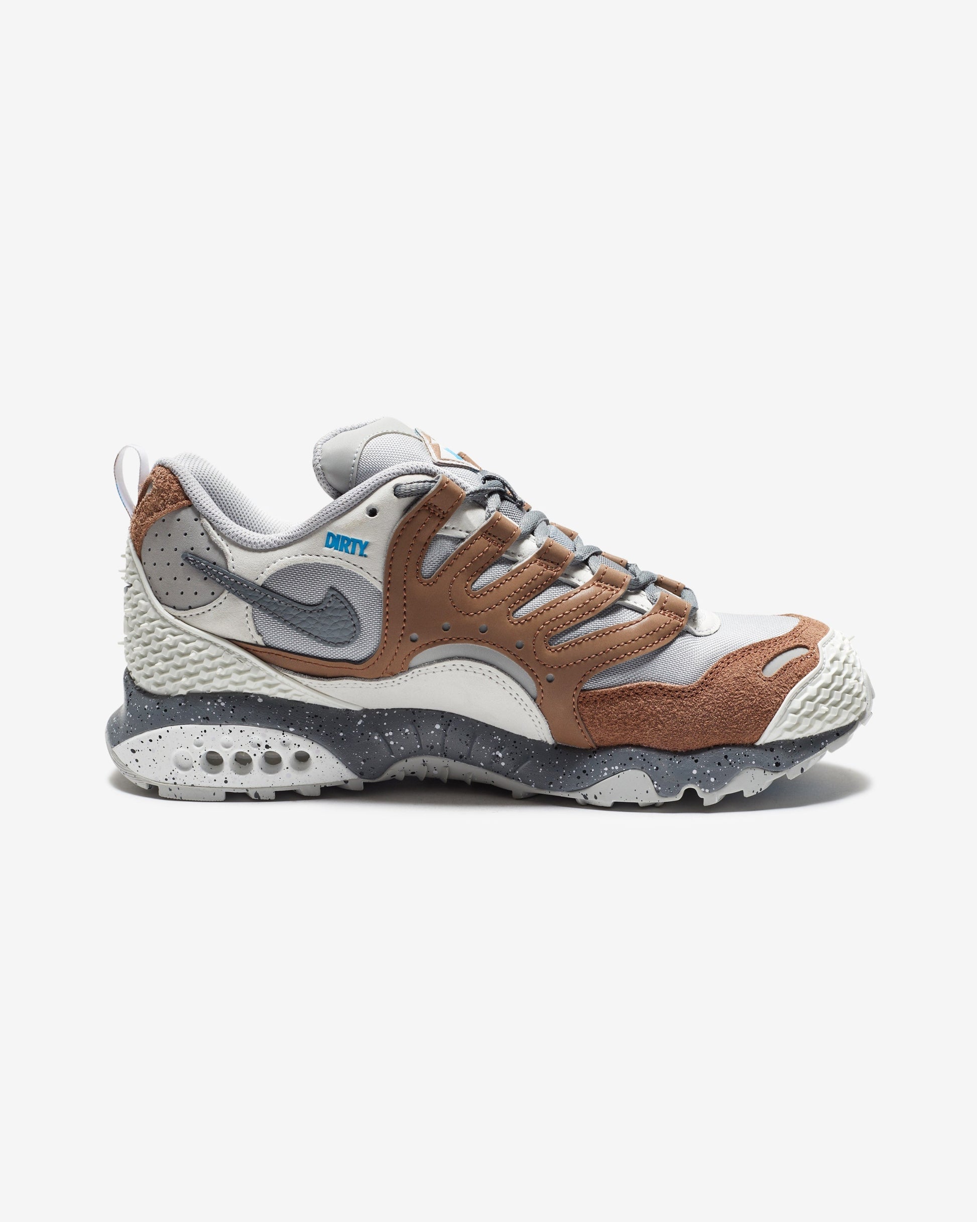Undefeated Footwear - UNDEFEATED X NIKE AIR TERRA HUMARA - ARCHAEOBROWN