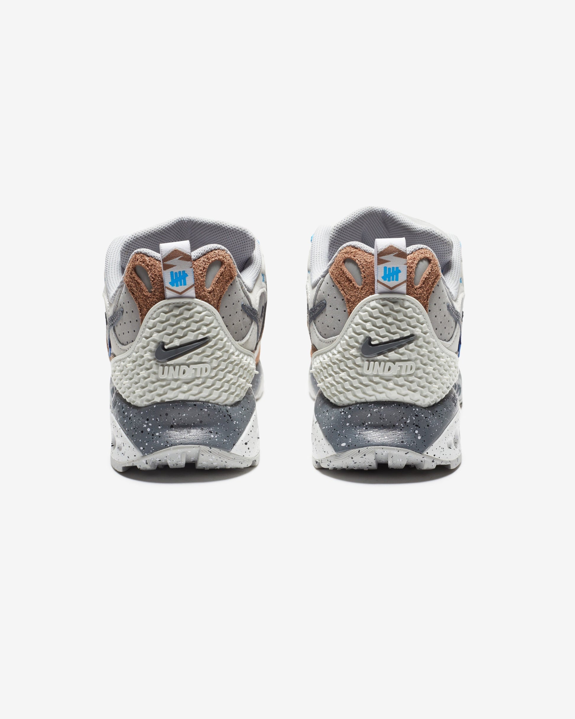 Undefeated Footwear - UNDEFEATED X NIKE AIR TERRA HUMARA - ARCHAEOBROWN
